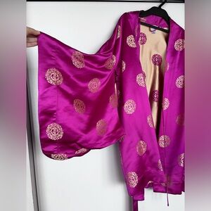 SOLD. Fuchsia pink silk kimono.